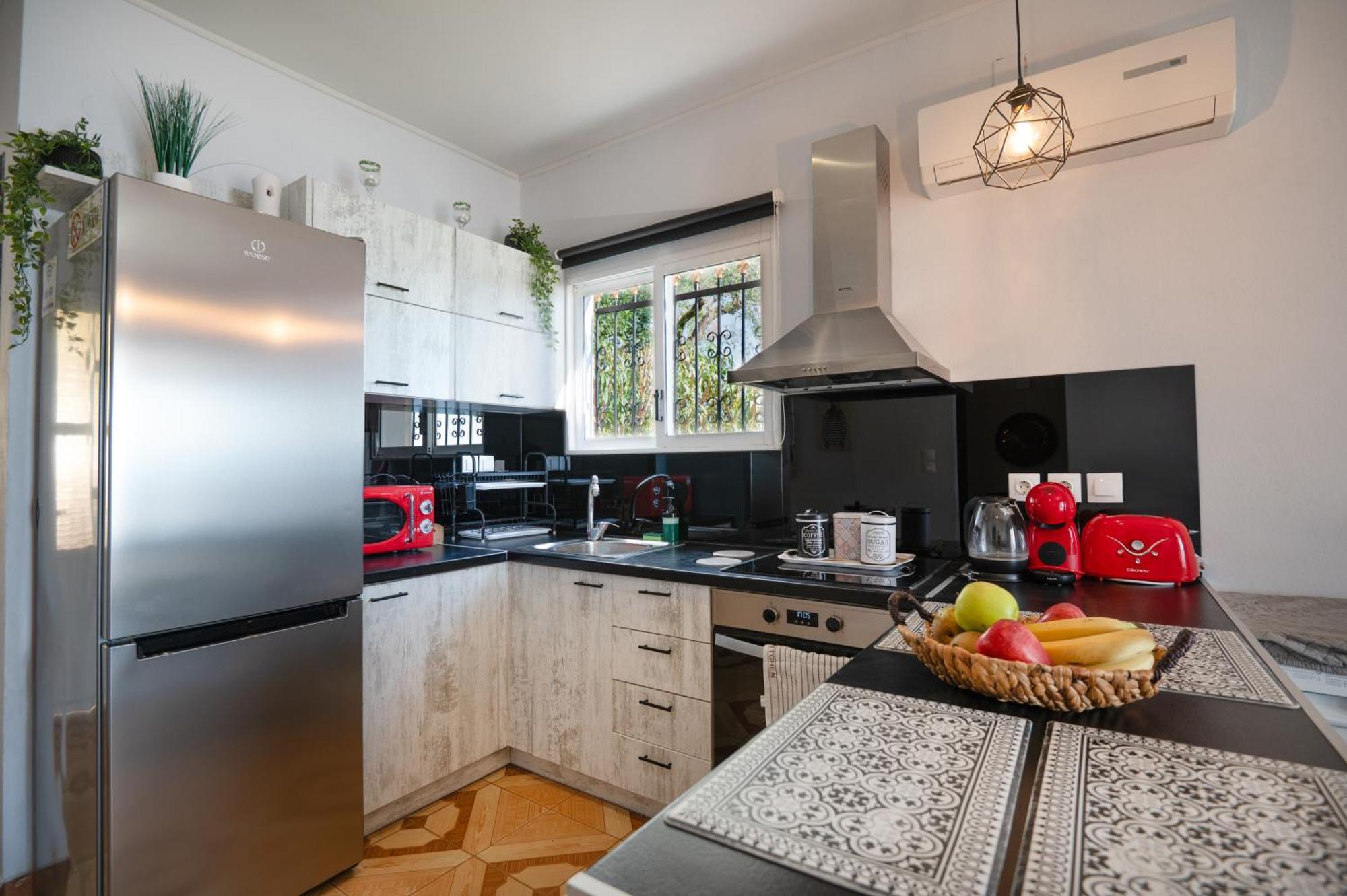 Sunrise View Apartments Барбати Экстерьер фото